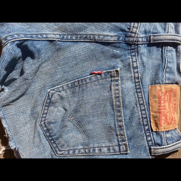Levi’s cut off jean shorts - Picture 5 of 5